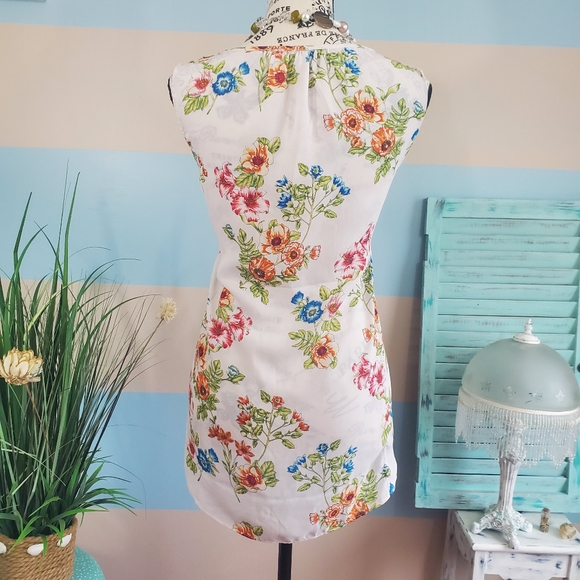 Rose and Olive Floral Tank Top - Picture 3 of 6